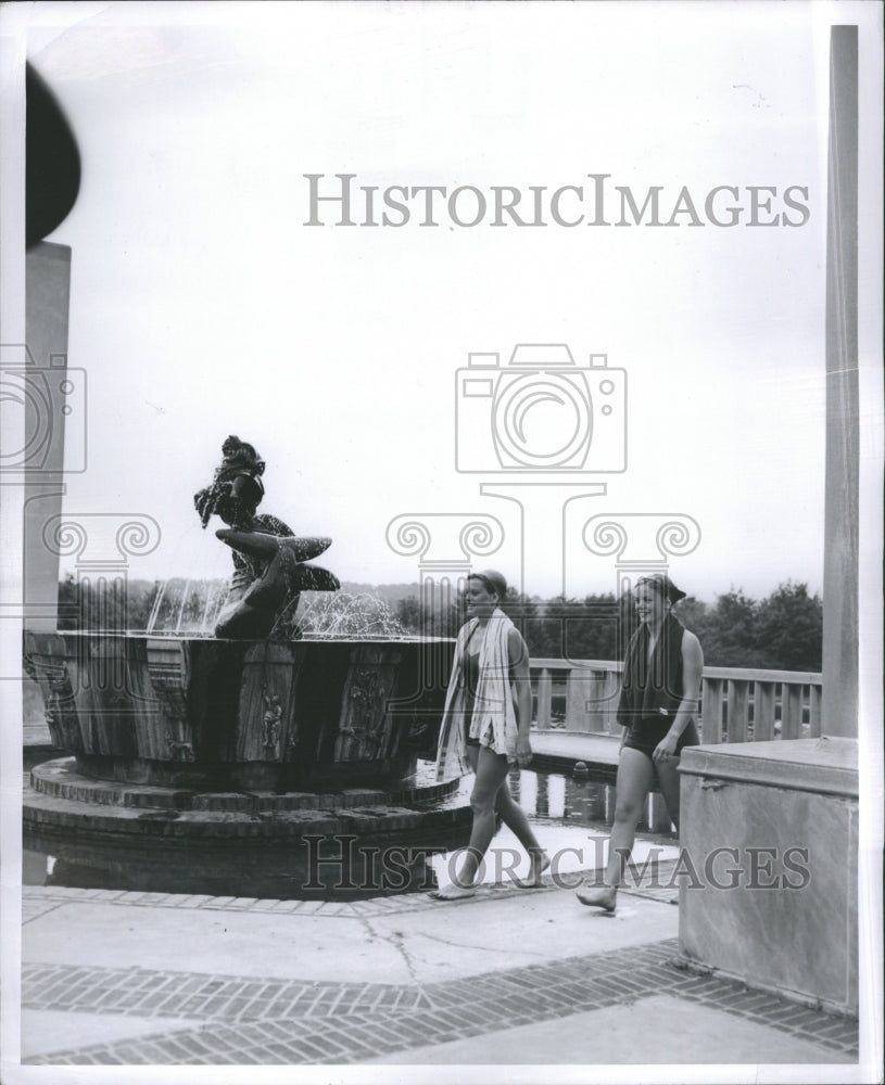 1951 Academy of Art Jonah &amp; Whale Fountain - Historic Images