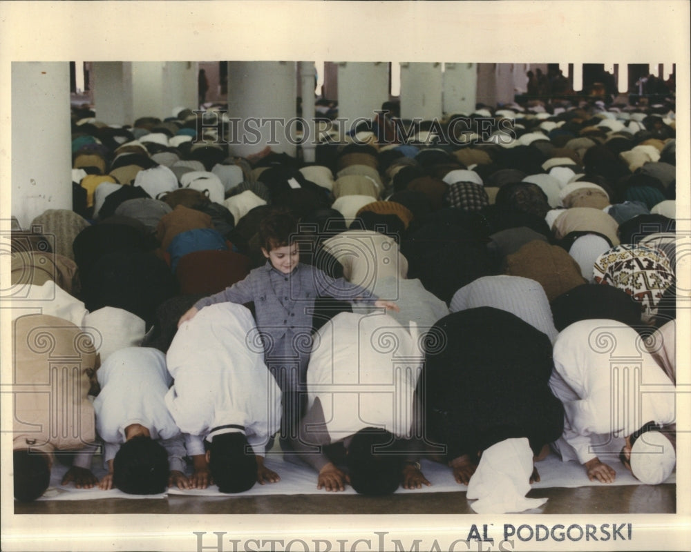 1992 Muslim Prayers For Eid-al-Fitr Ramadan - Historic Images