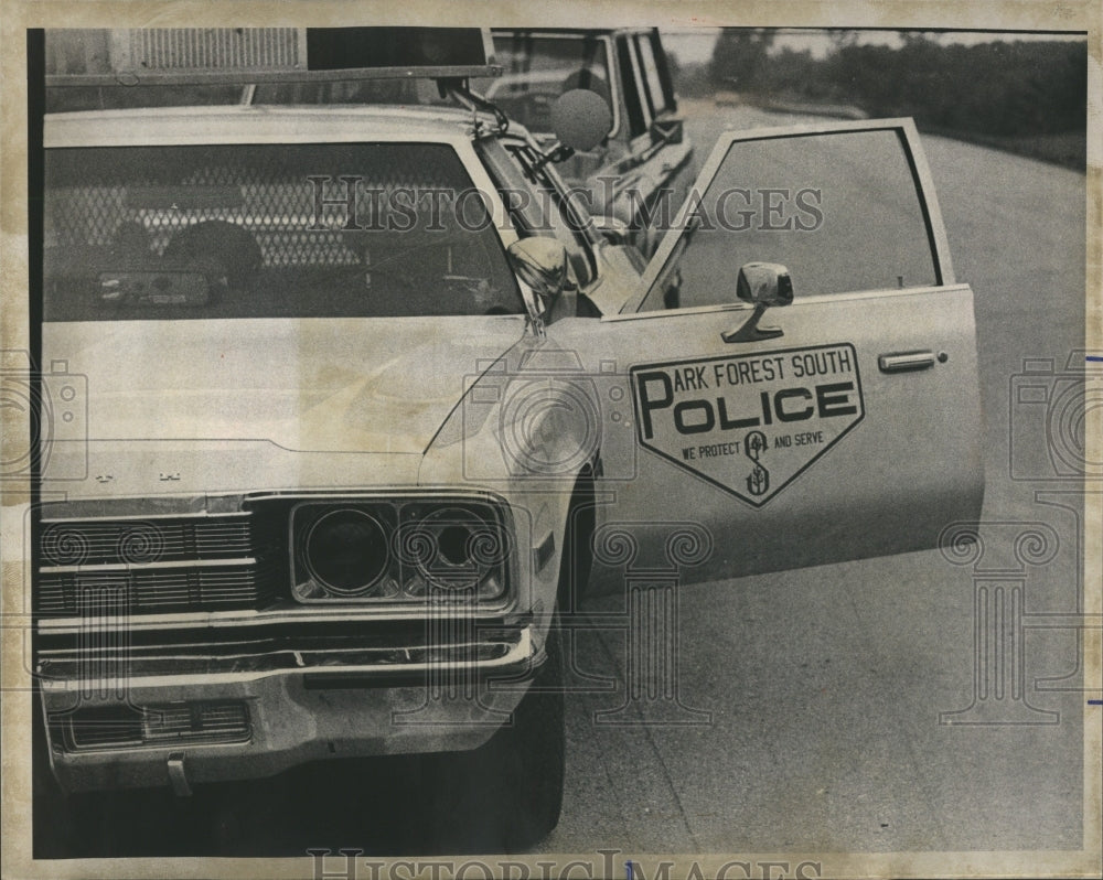 1975 Park Forest Police Car Shot By Sniper - Historic Images