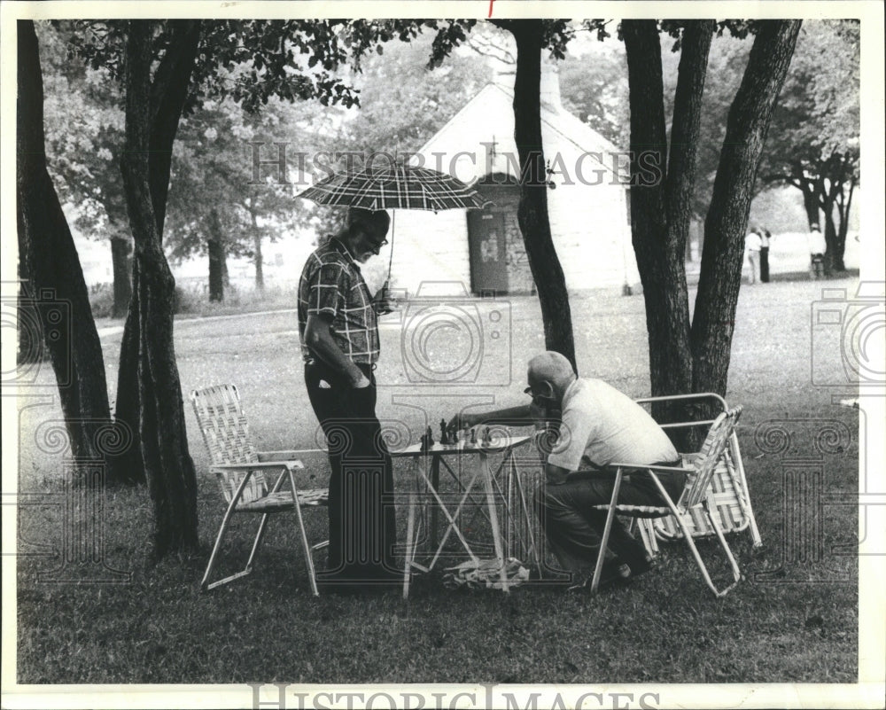 1981 Rain Gentlemen Game Chess Marquette - Historic Images