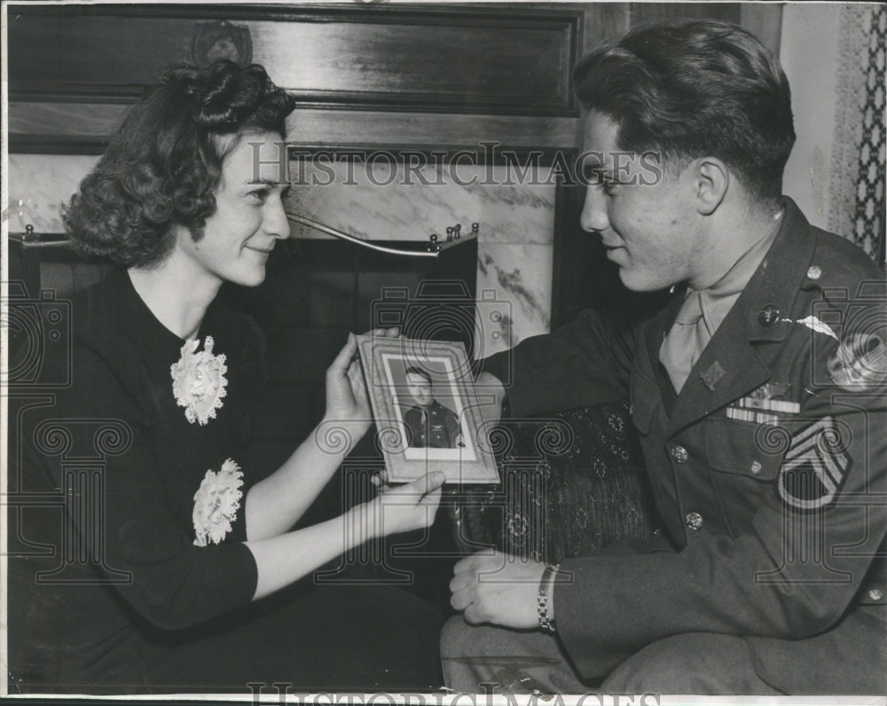 1943 Mrs.James J.Williams Vincent De pals - Historic Images