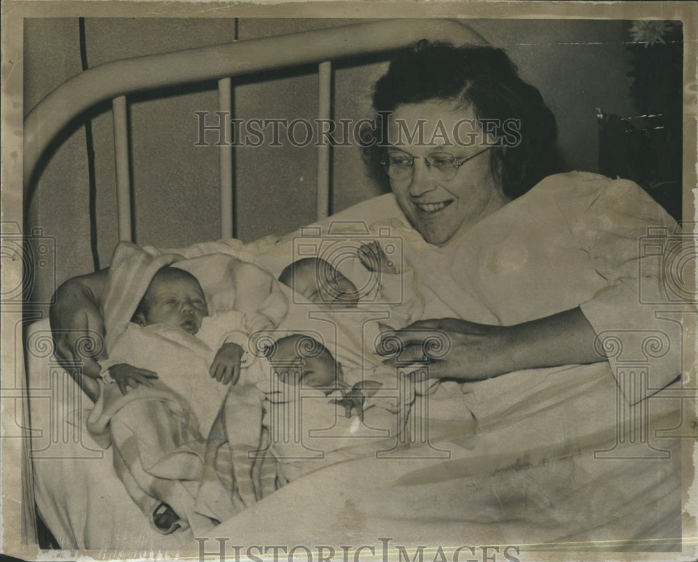 1941 James Williams Triplets Detroit - Historic Images