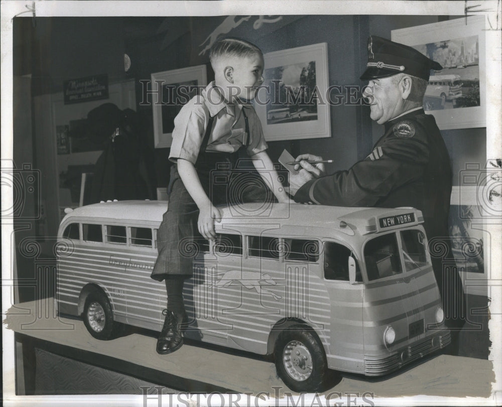 1946 Edward Ruzanski Daily News Travel Fair - Historic Images