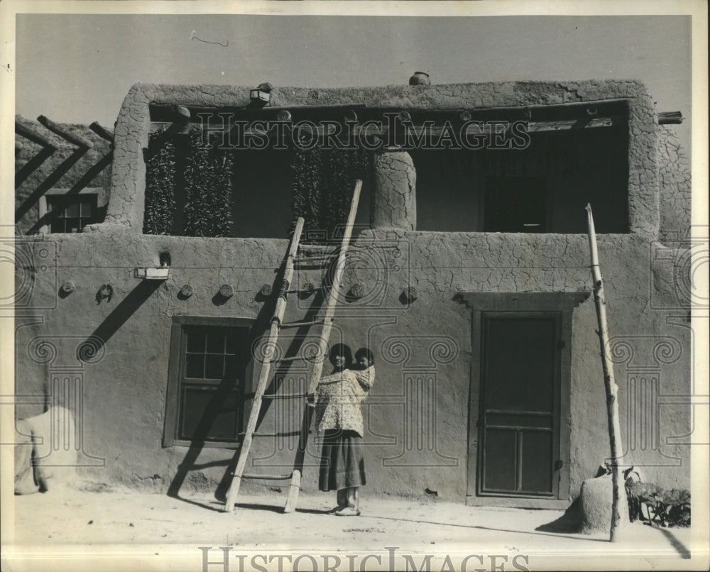 1945 New Mexico Adobe Tourist House Santa - Historic Images