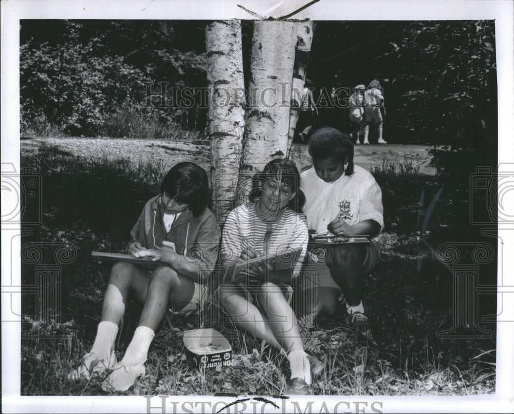 1967 Children Notes Write Tree Michigan - Historic Images