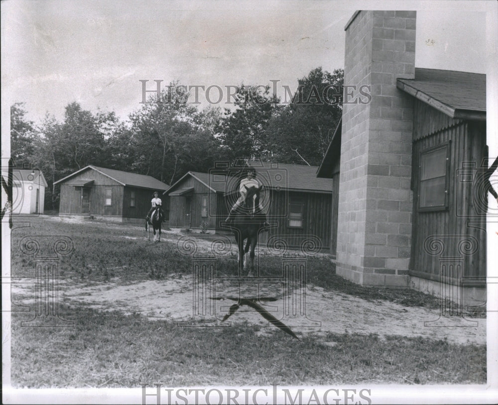 1958 Audrea Colthina Sue Shebernanin Horses - Historic Images
