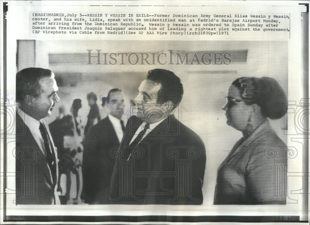 1971 Elías Wessin y Wessin Barajas Airport - Historic Images