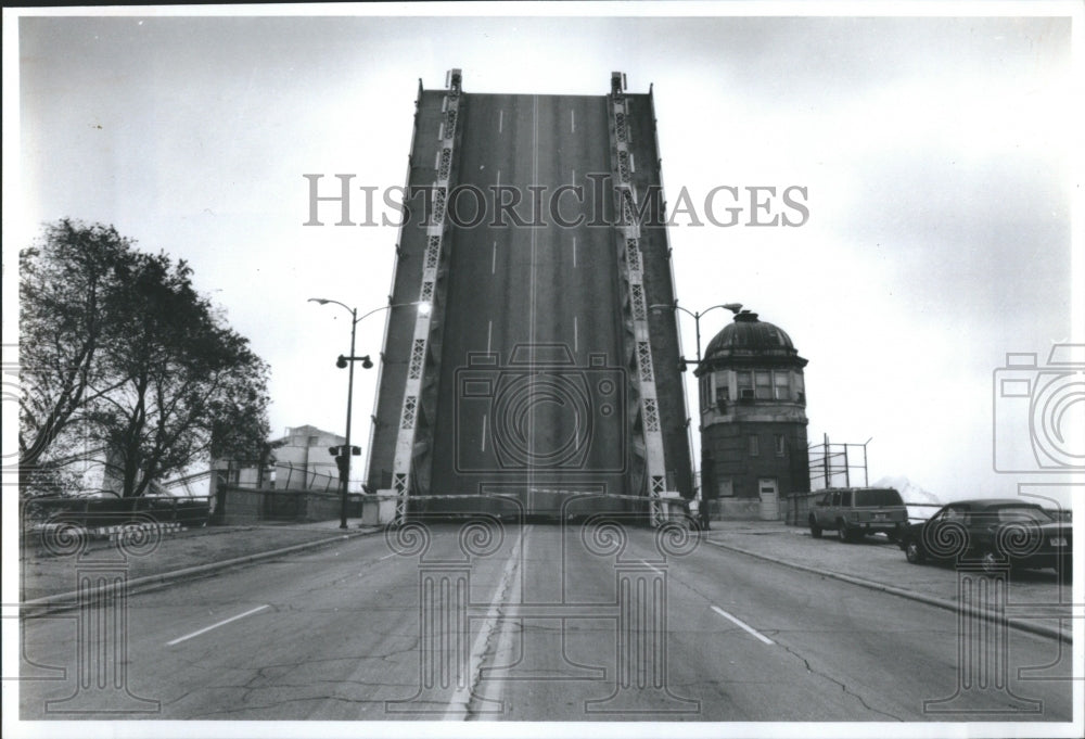 1993 Build Function Passage Bridge Obstacle - Historic Images