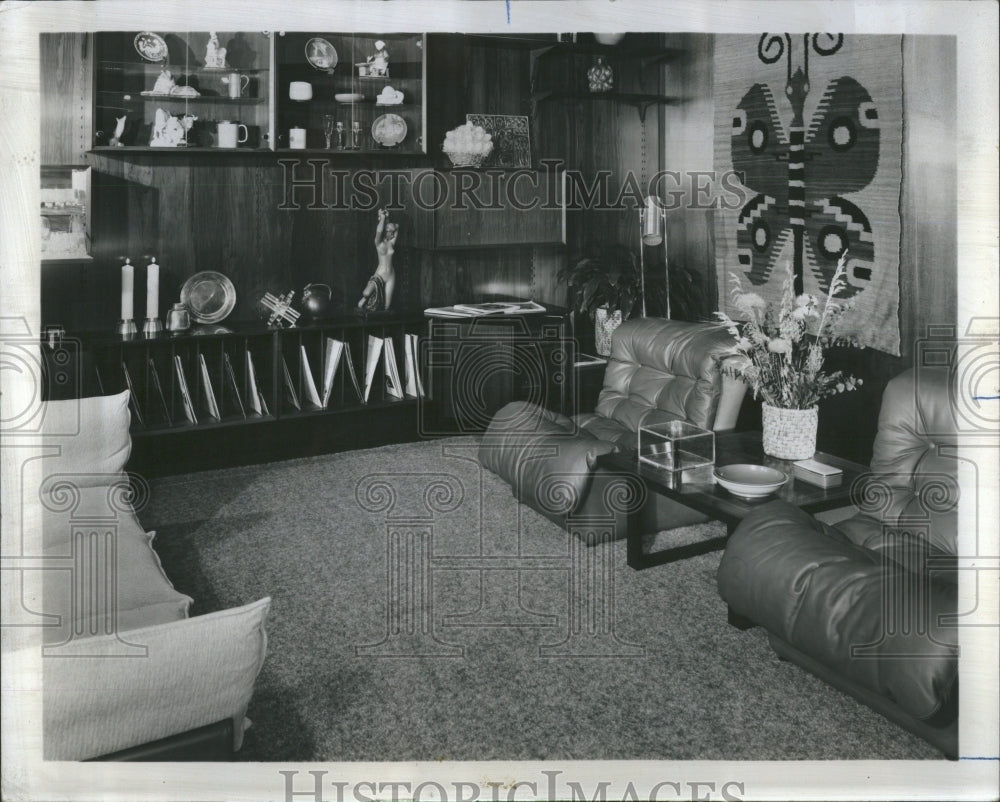 1974 Interior - Historic Images