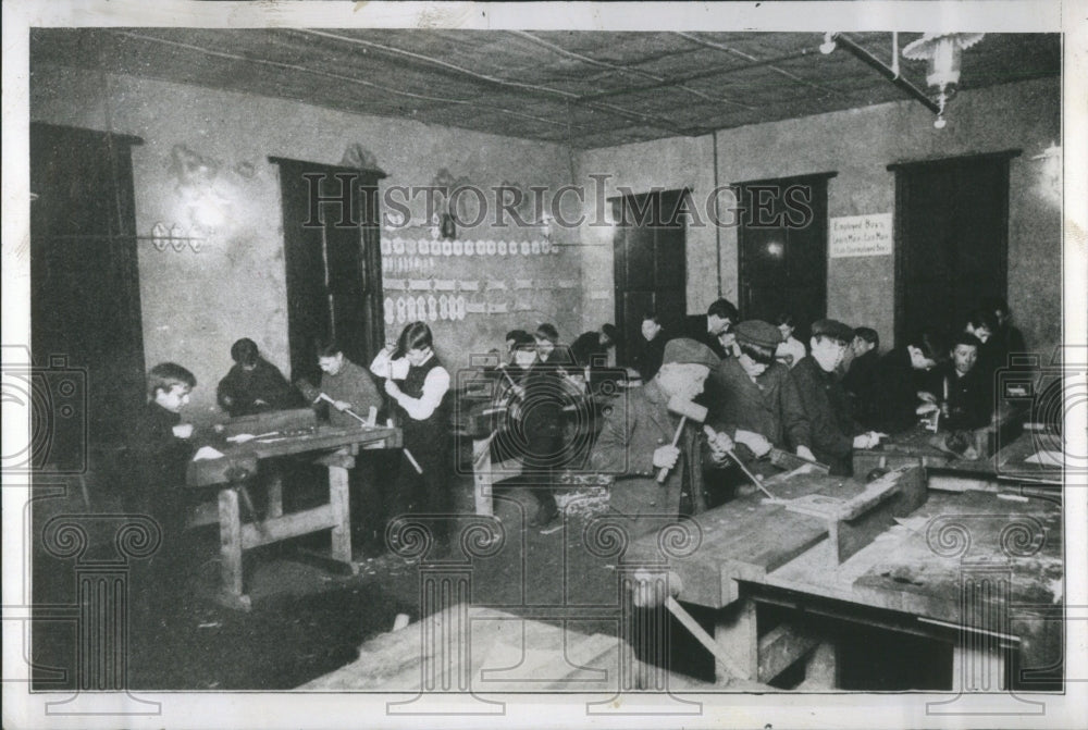 1951 Press Photo Boy club carpenter education - RRR84033 - Historic Images