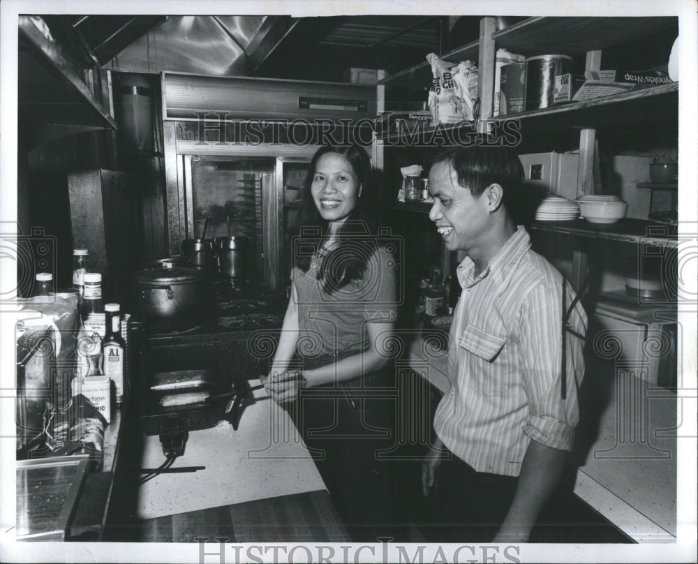 1978 Vietnam Refugee Open New Restaurant - Historic Images