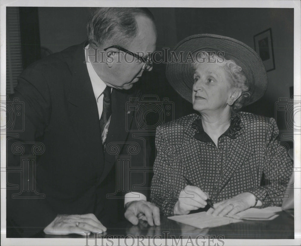 1950 Tom Leadbetter City Clerk Filing Paper - Historic Images