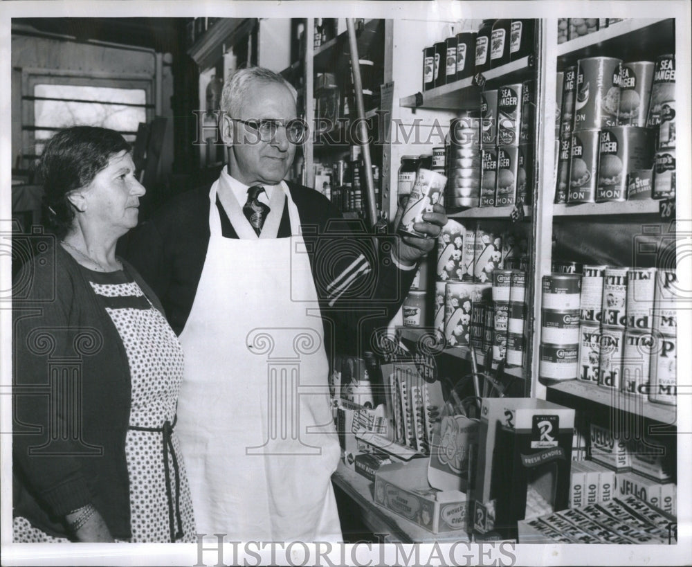 1954 Ferris Hanna Pine Run Michigan Grocer - Historic Images