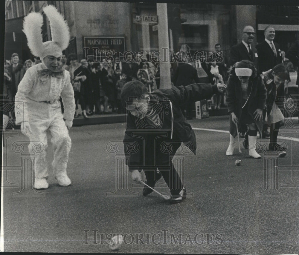 1967 Easter Egg Roll Chicago With Bunny Bob - Historic Images
