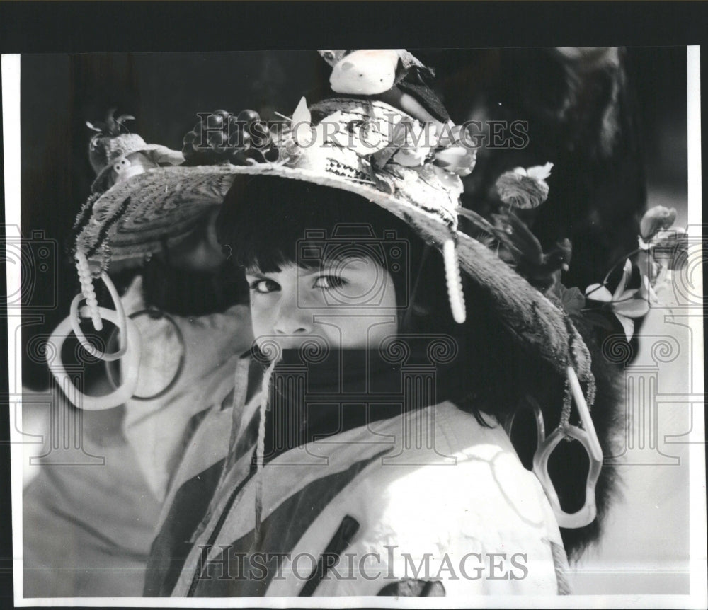 1991 Brookfield Zoo Easter Parade Bonnet - Historic Images