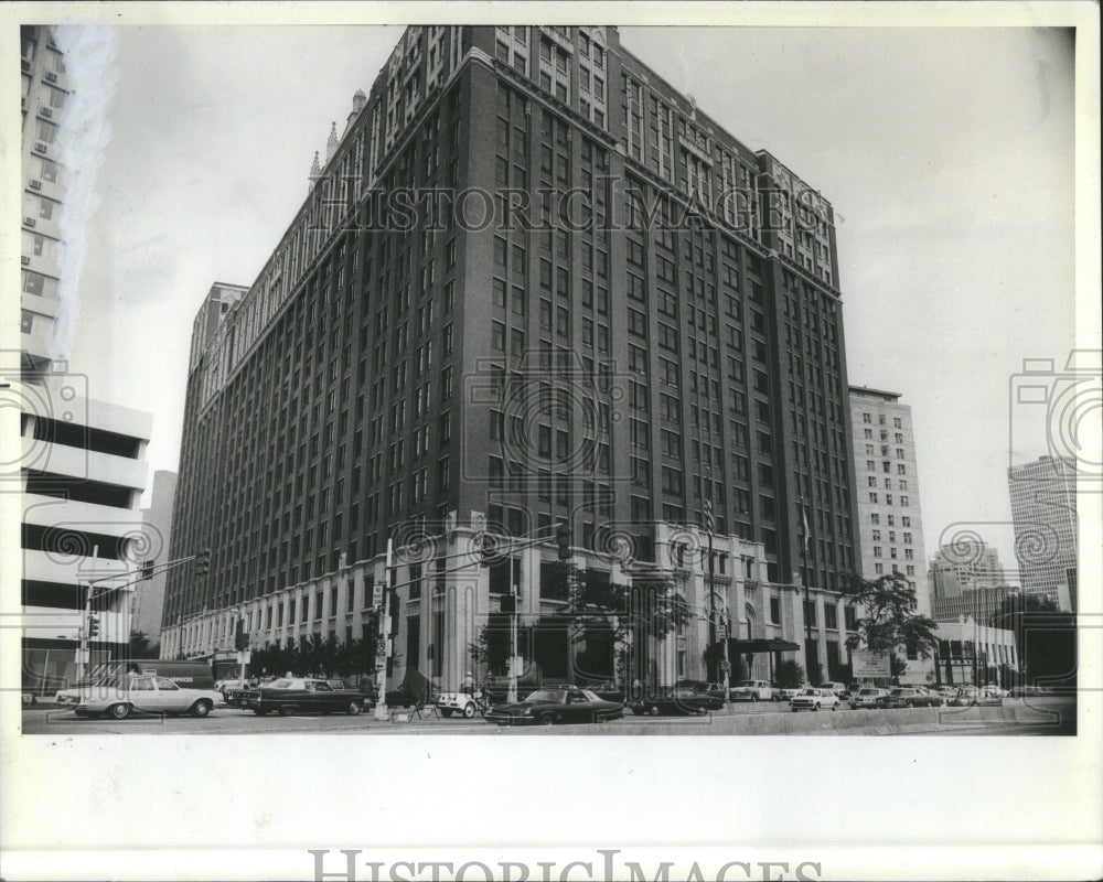 1982 Condos North Lake Shore Drive Chicago - Historic Images