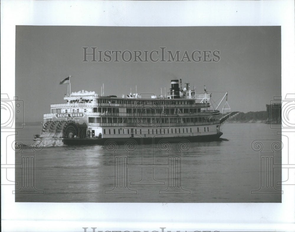 1988 Ship - Historic Images