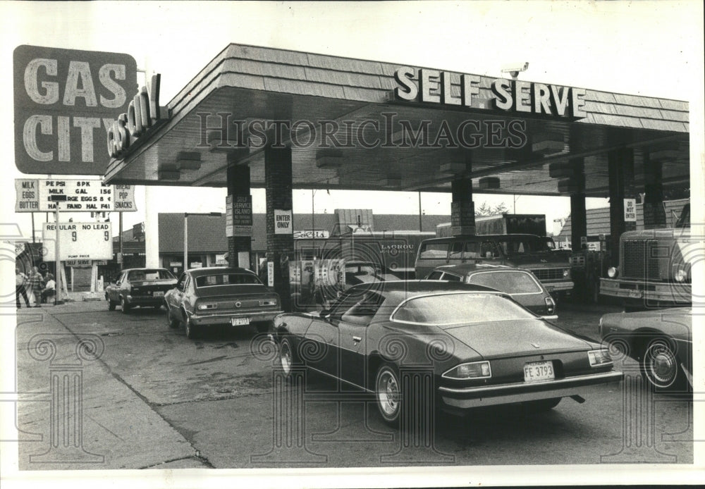 1979 Engine Petrol Play Gene Pesek Yellow - Historic Images