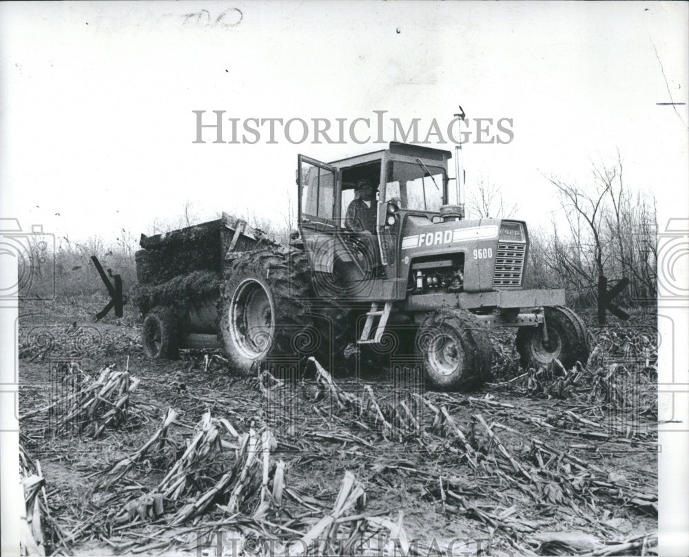 1979 Don Witt Saint John Tractor Fertile - Historic Images