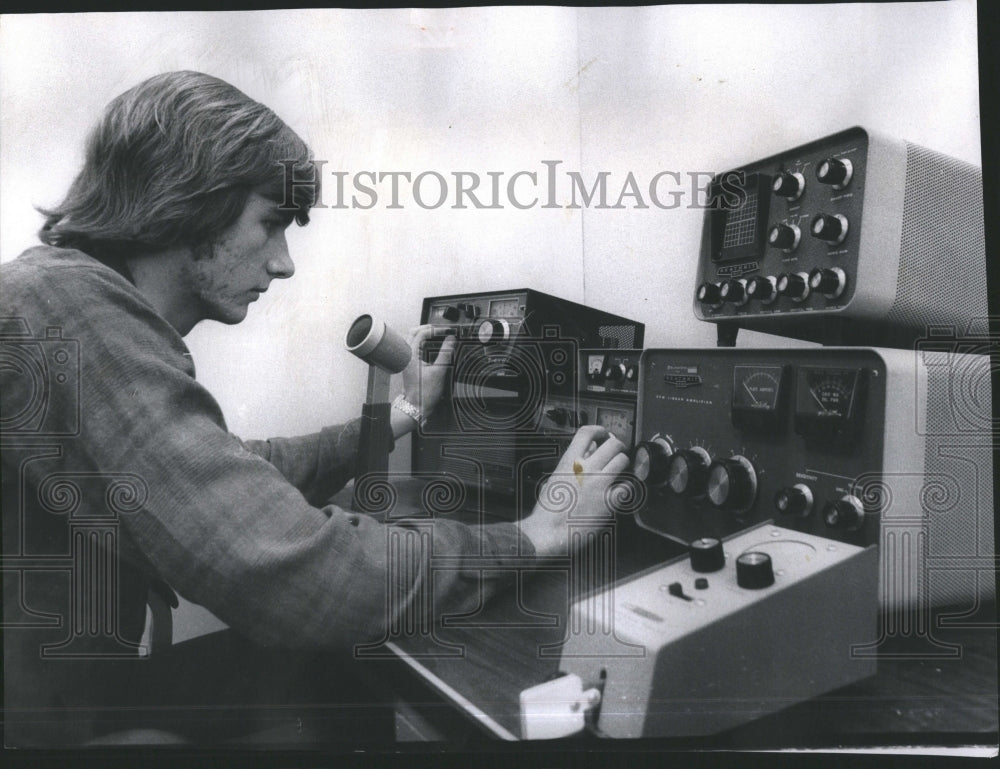 1974 Student Short Wave Radio Set School - Historic Images