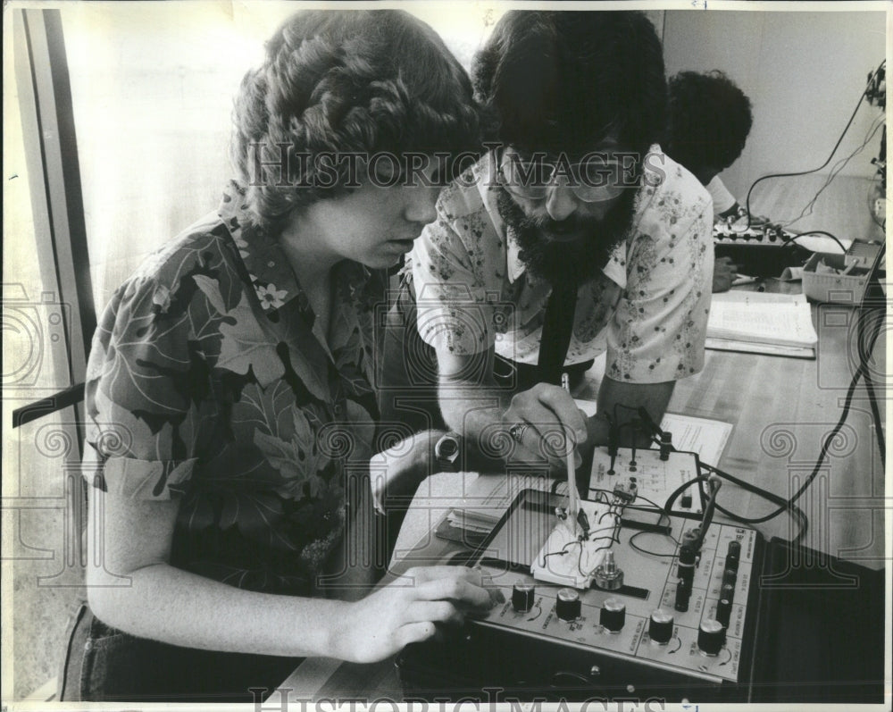 1982 Women Electrical Engineering Devry - Historic Images