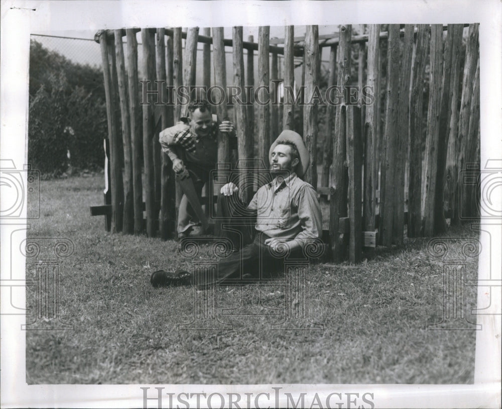 1952 Press Photo Jim Mowat Frontier days Jail - Historic Images