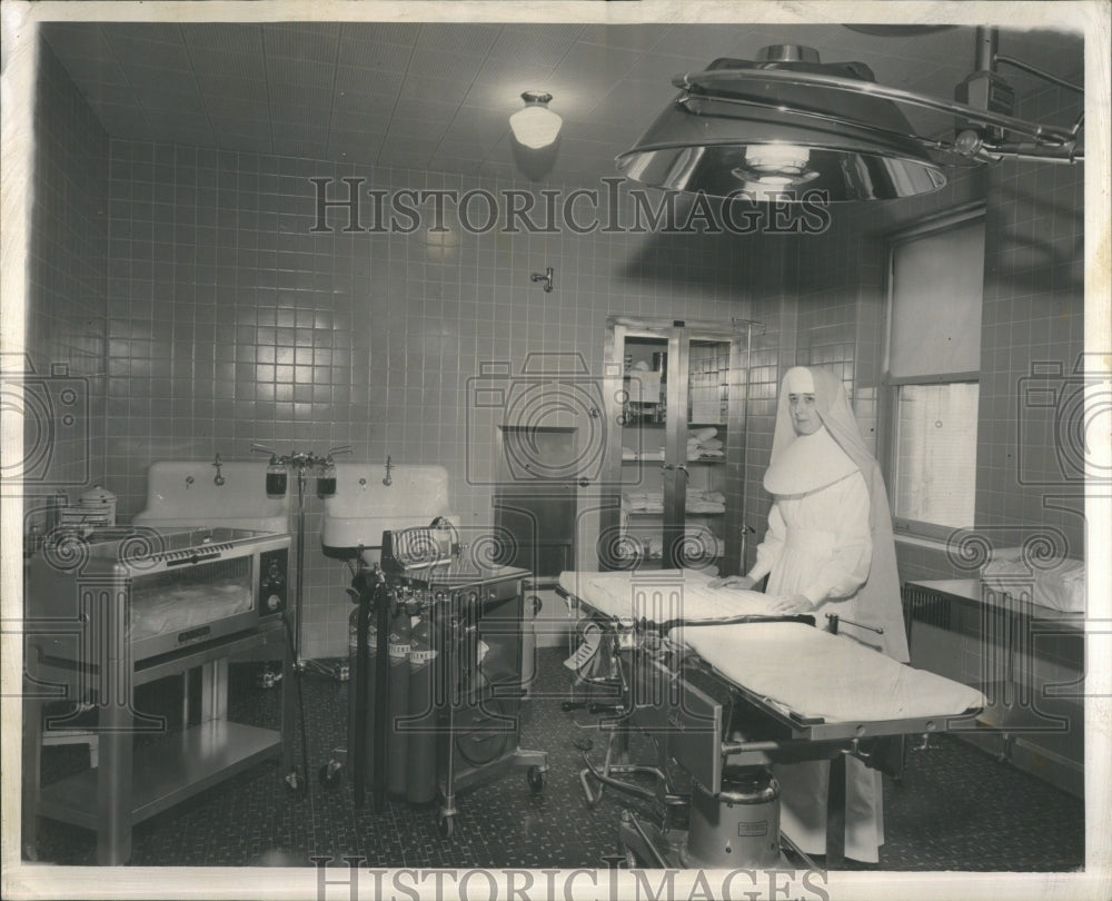 1956 Mary Hospital Caesarean Section - Historic Images