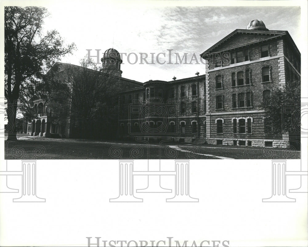 1981 Oldest Bldg Once Held 1000 Patients - Historic Images