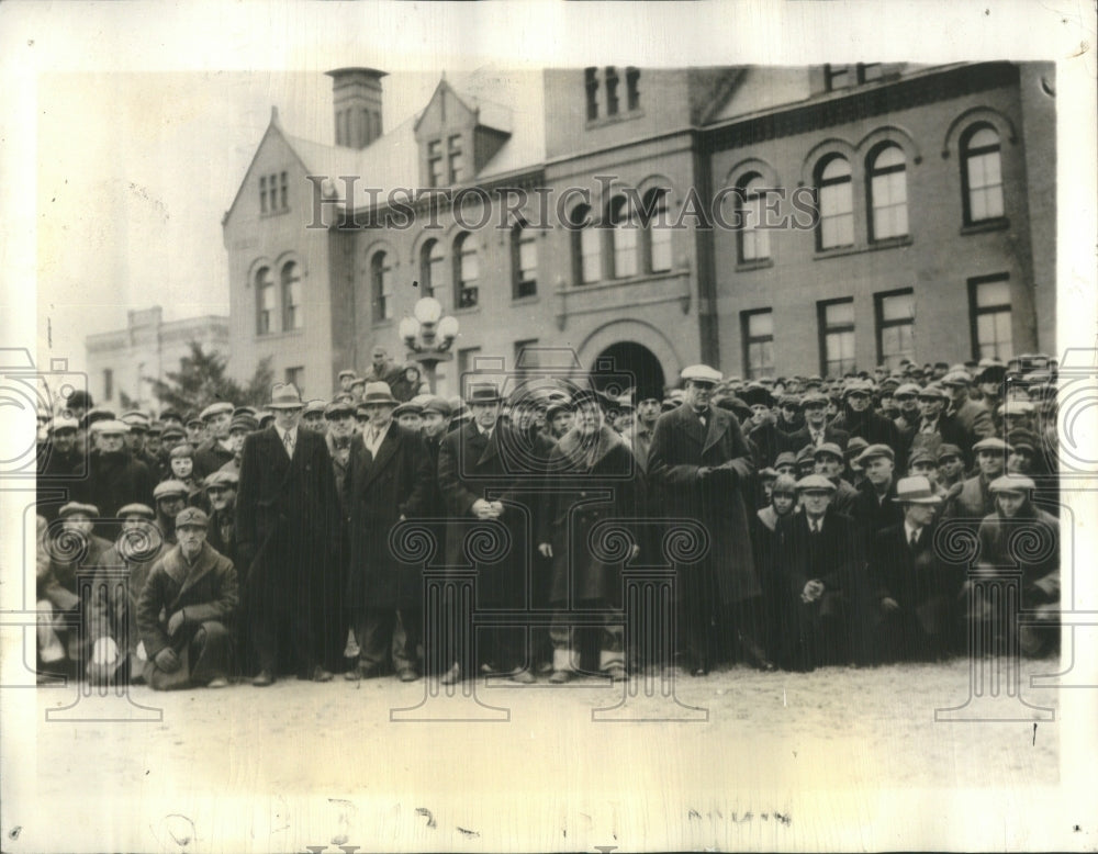 1933 Minnesota Farmers Stop Foreclosure - Historic Images