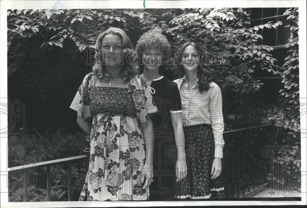 1977 Gaslight Girls Denizman Payne McGill - Historic Images