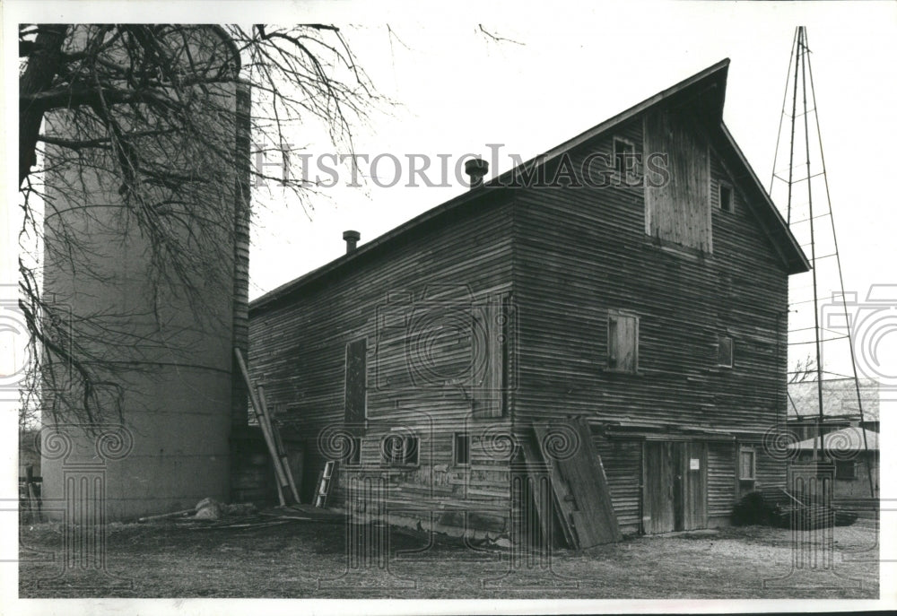 1981 Main Barn Agriculture Museum - Historic Images