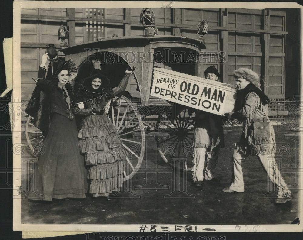 1932 Press Photo Old Wagons Leave For World&#39;s Fair - Historic Images