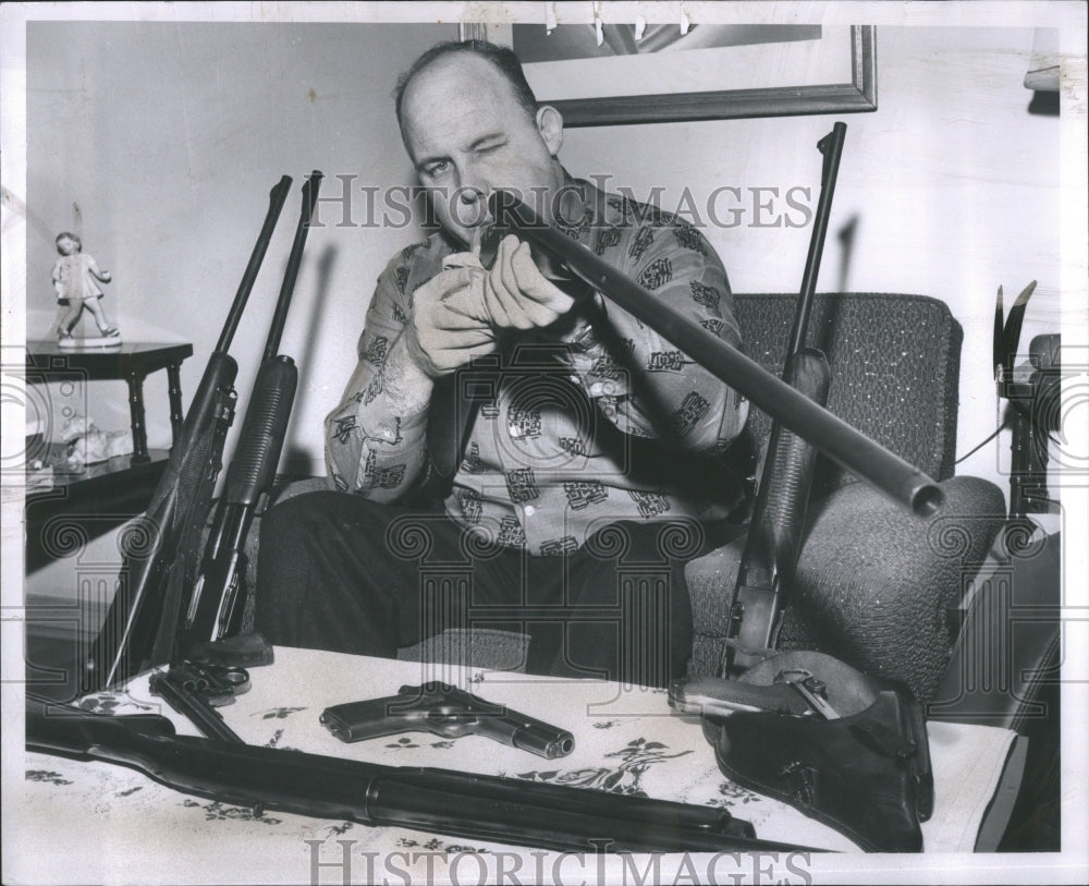 1961 Press Photo Policeman Thomas V Maxon Michigan - Historic Images