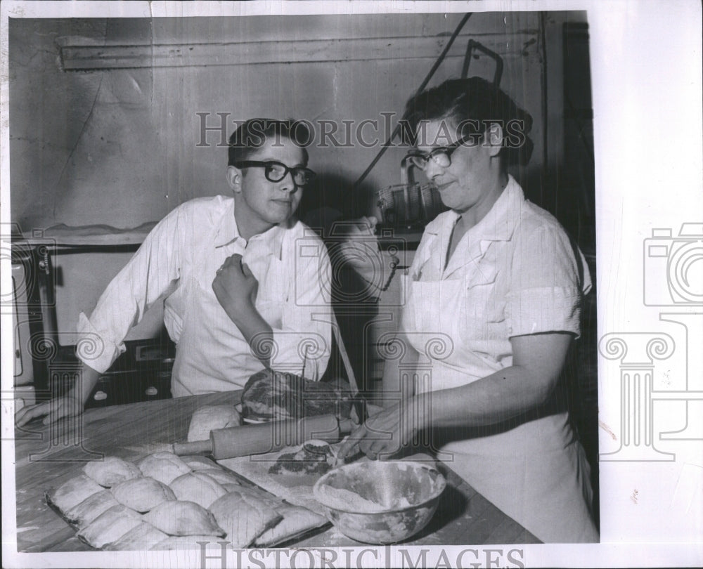 1958 Conversation Recreation Party - Historic Images