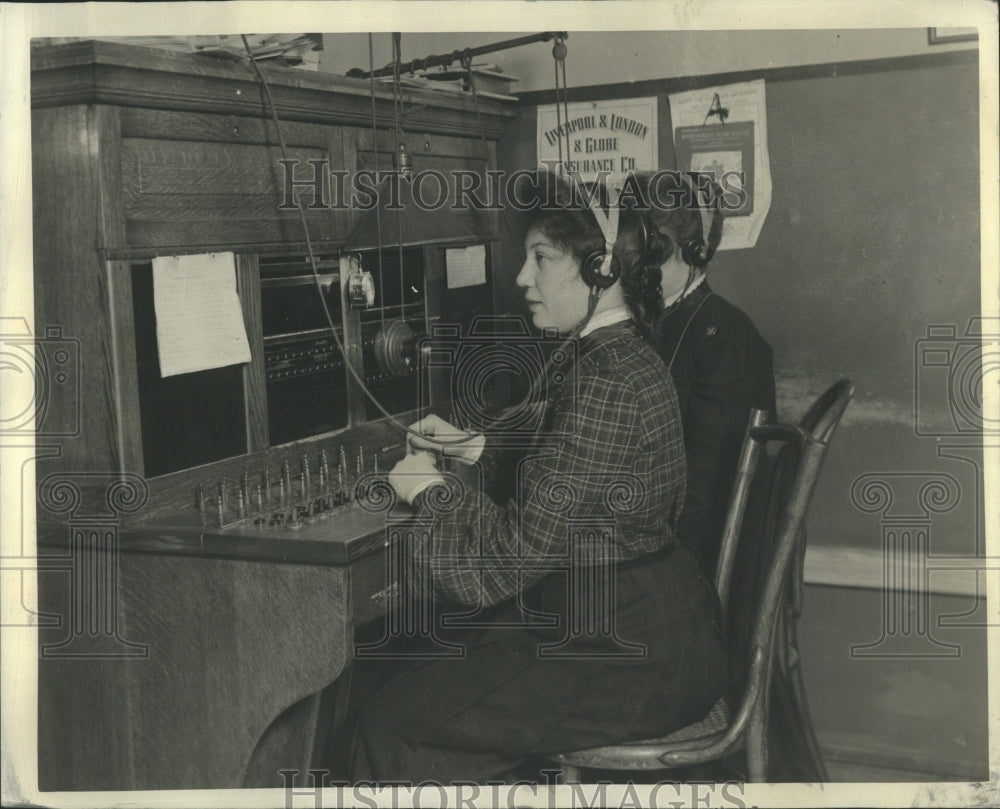 1934 Operators - Historic Images