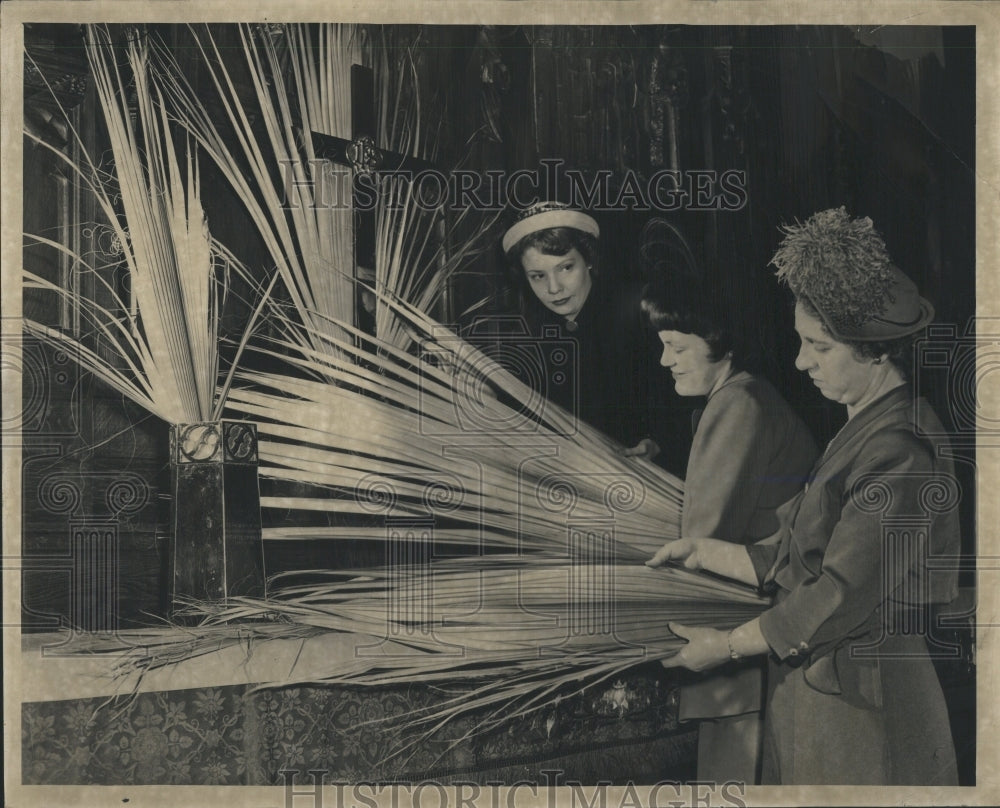 1949 Altar Guild Palm Sunday Episcopal Hats - Historic Images