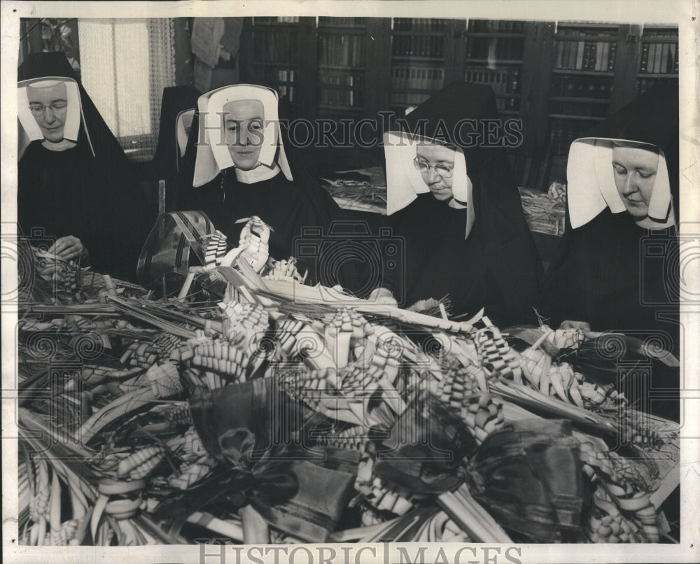 1945 Palm Sunday Prepartions - Historic Images