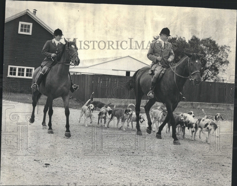 1964 Dunham Woods Riding club - Historic Images