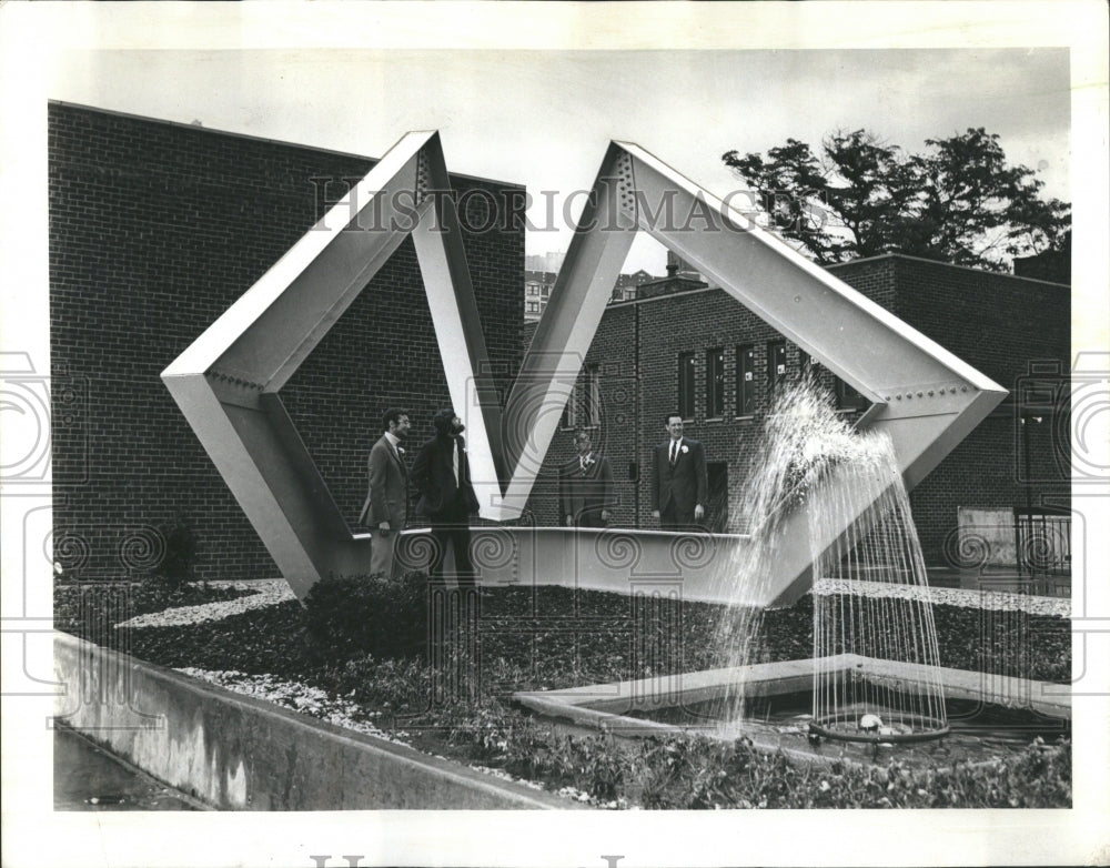 1969 Sculptor Observes Work in Hyde Park - Historic Images
