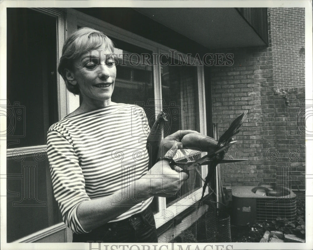 1979 Woman Grilling Corn Chicken Home - Historic Images