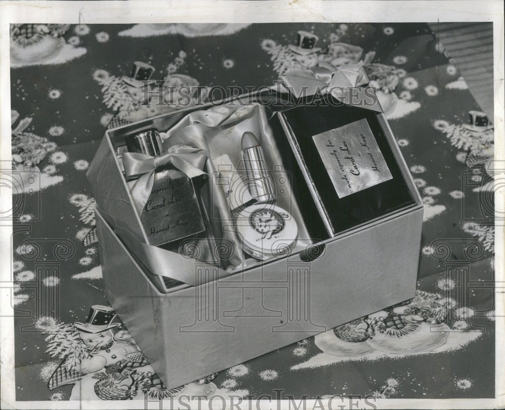1952 Cosmetics - Historic Images
