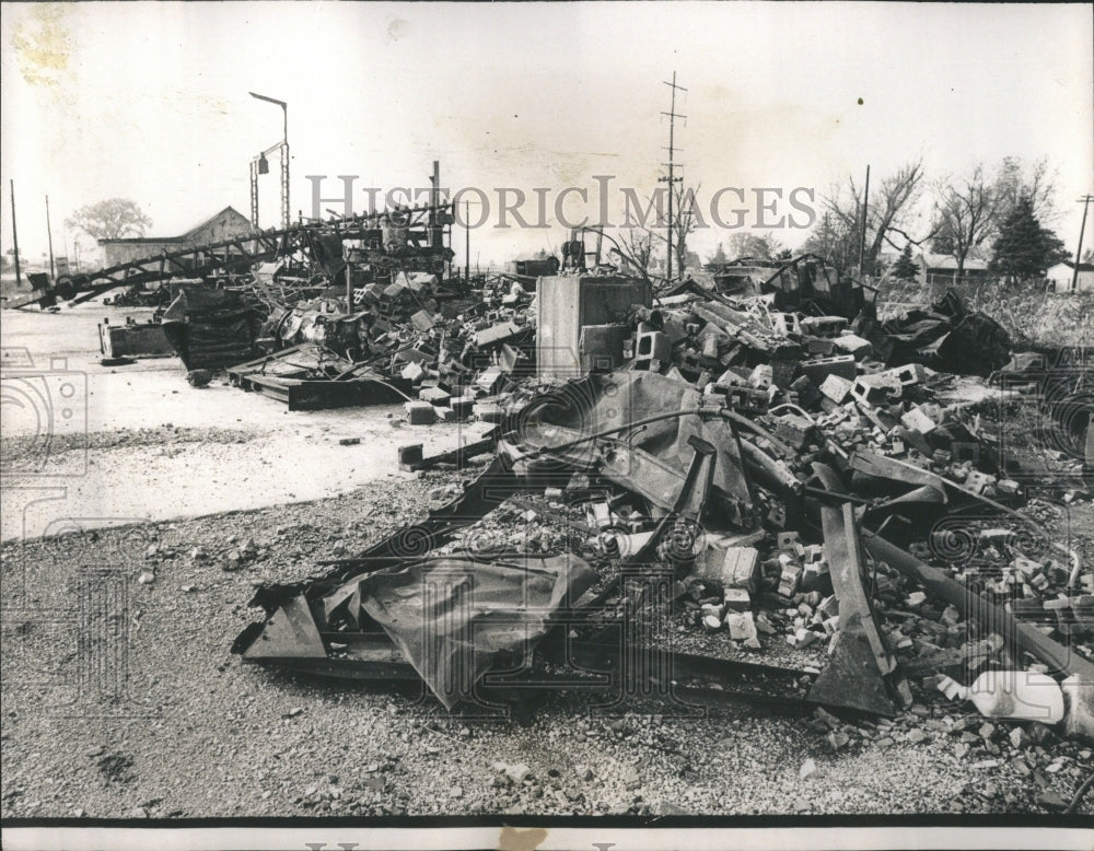 1970 Building Destruction Crescent City IL - Historic Images