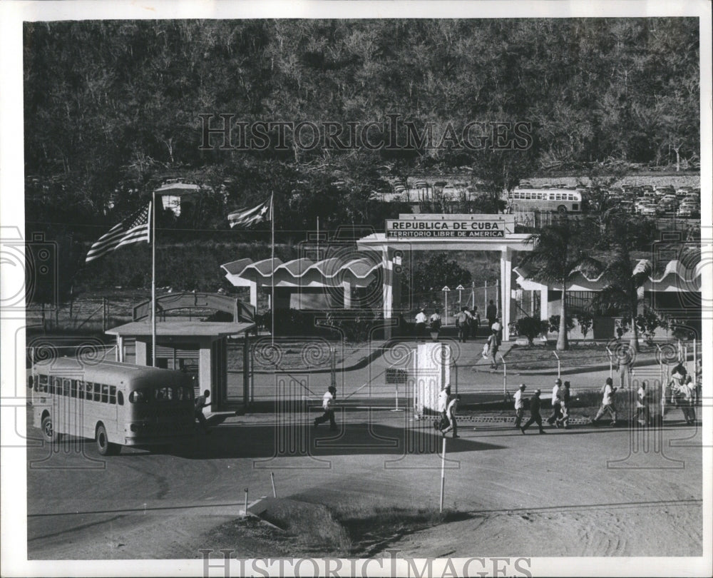 1963 Buses Bring Cuban Workers Guantanamo - Historic Images