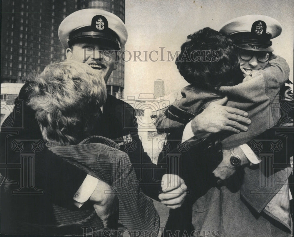 1974 Military Family Reunited USS Crockett - Historic Images