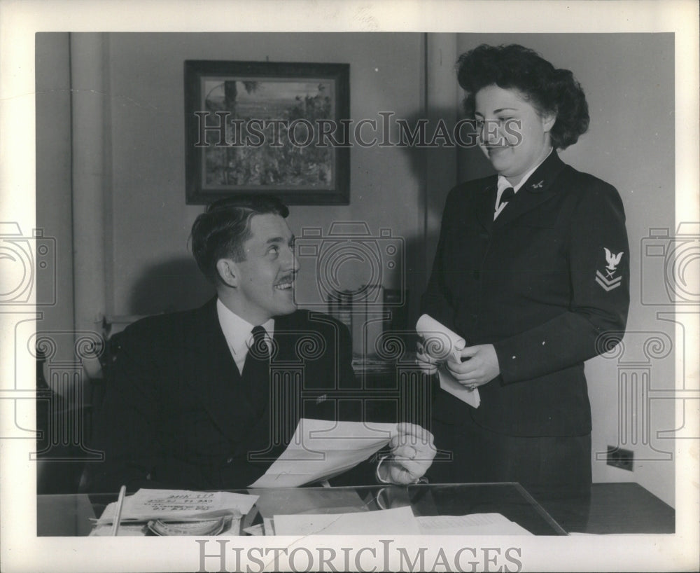 1945 Officer Charles Payne Gives Dictation - Historic Images