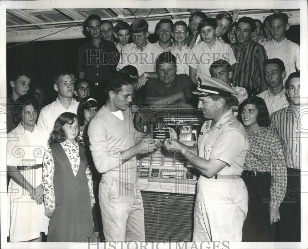 1965 Teenage Club Guantanamo Naval Base - Historic Images