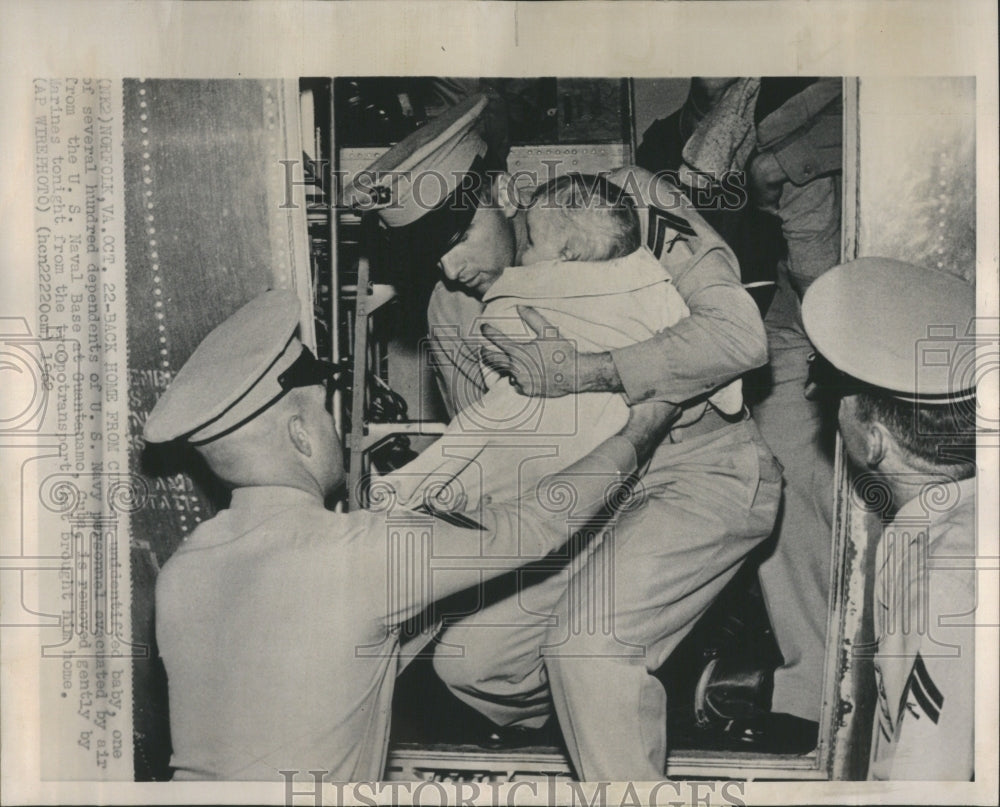 1962 Families Guantanamo Base Evacuated - Historic Images