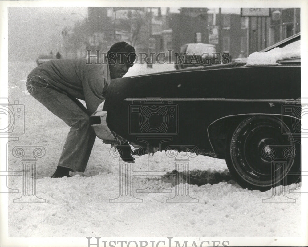 1982 Cab Driver Henry Coleman Det - Historic Images