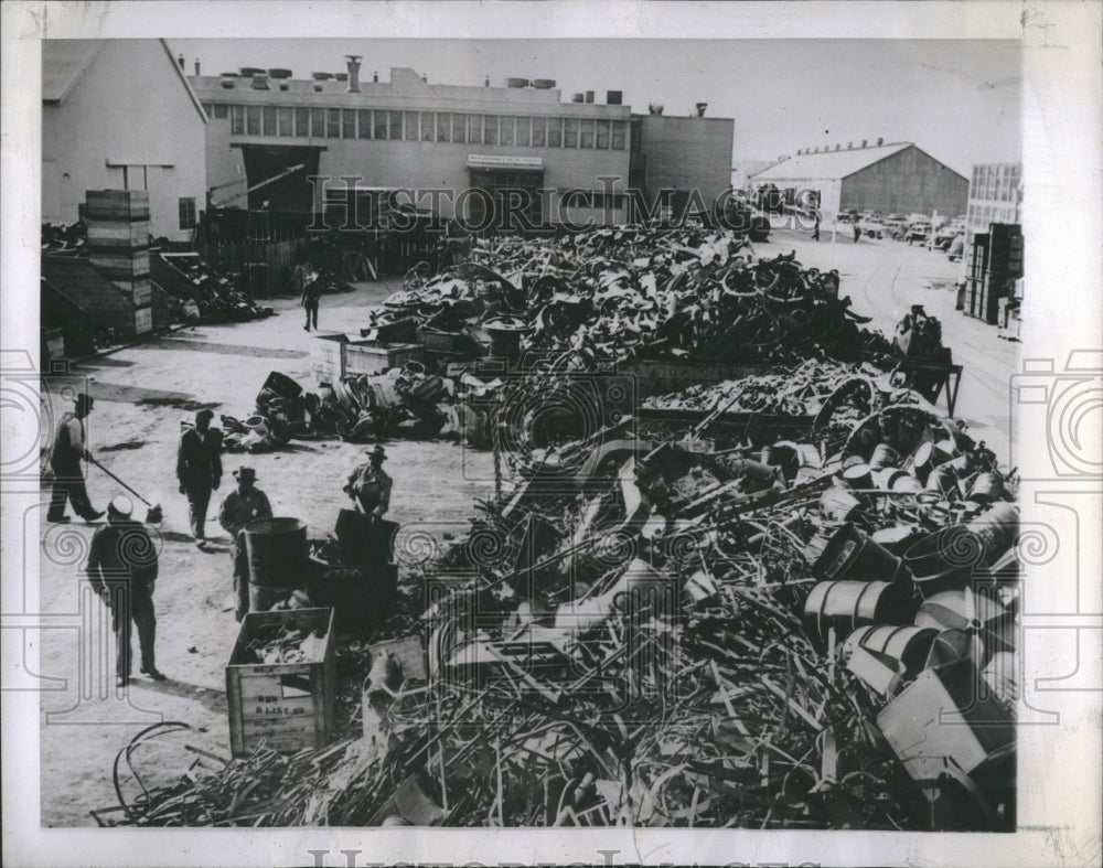 1946 Piles of sorted materials - Historic Images