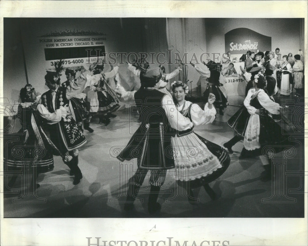 1981 Lechici Dancers - Historic Images